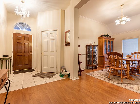 2nd image of 11502 Brae Hl