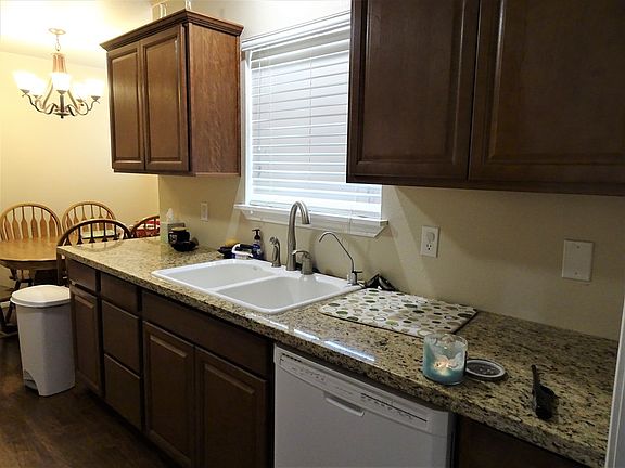 4th image of 4221 Dawn Ave