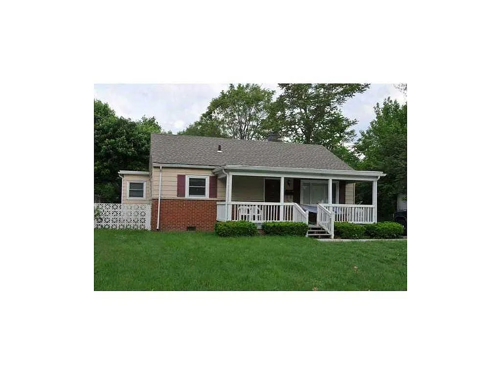2338 Groff Ave photo 1
