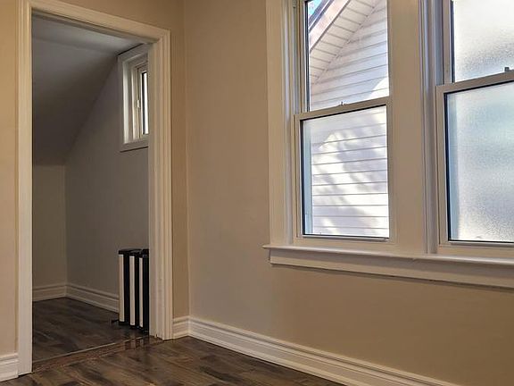 3rd image of 1154 Elm Ave #1156