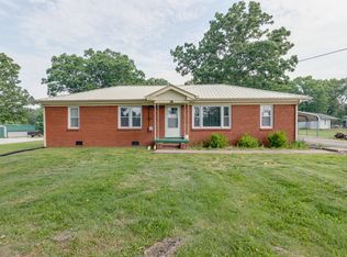 240 Saint Patrick St, Mc Ewen, TN 37101