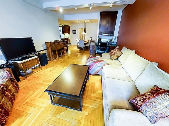 3rd image of 135 Eastern Pkwy APT 5K