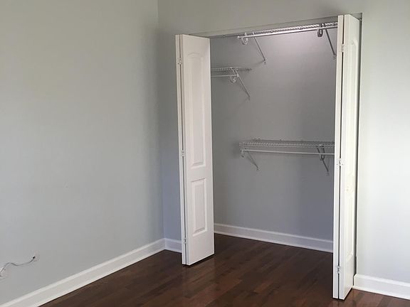 4th image of 2423 Ogden Ave APT 7