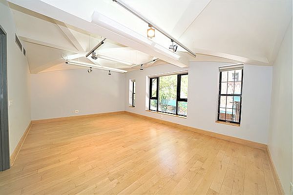 1st image of 142 E 39th St #2F