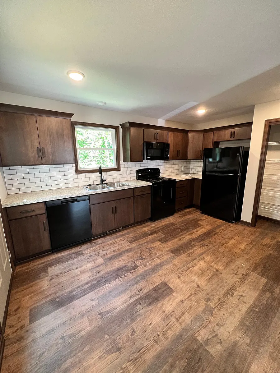 Building Photo - 1001 Albern Dr