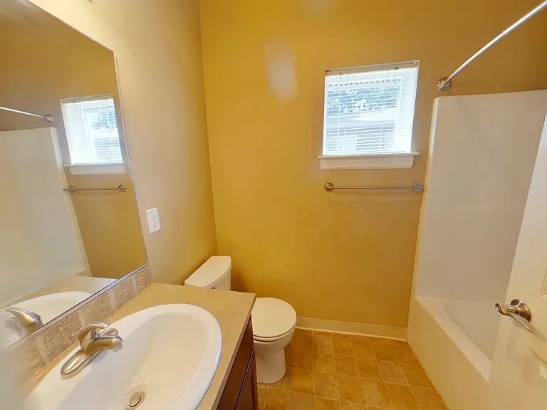 Hilyard Townhomes — Photo 9