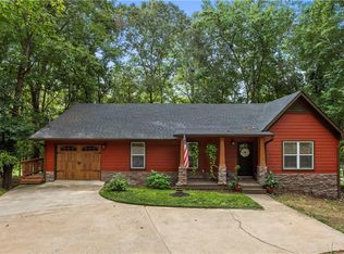8485 Bullock Ln, Gainesville, GA 30506