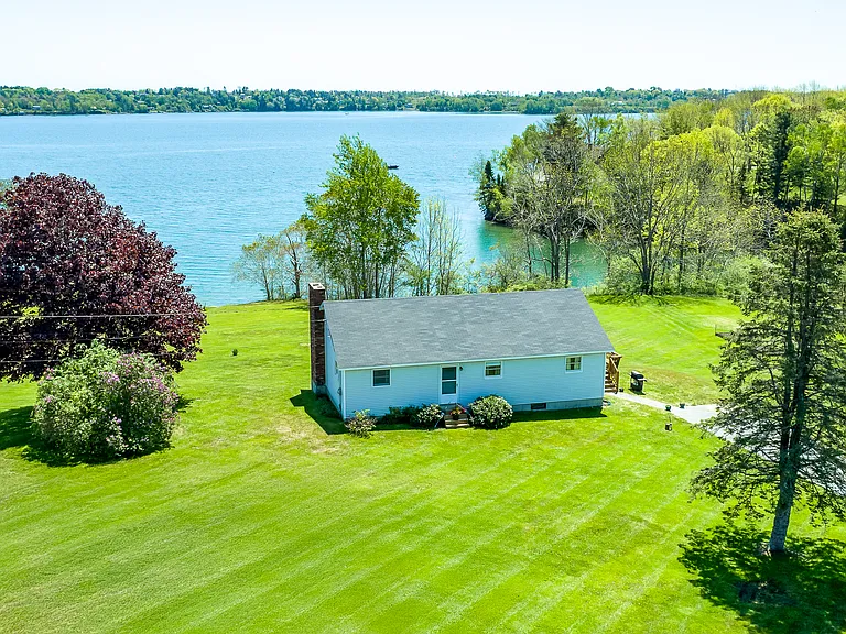 205 Allen Point Rd — Photo 1