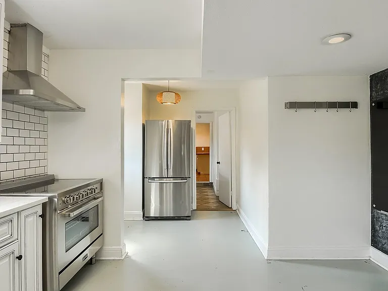 1011 Berrywood Dr — Photo 5