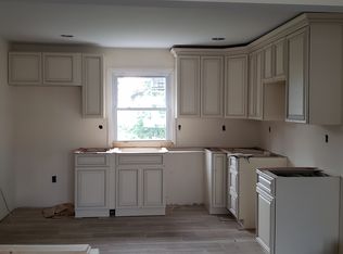 123 Hermann St, Carteret, NJ 07008