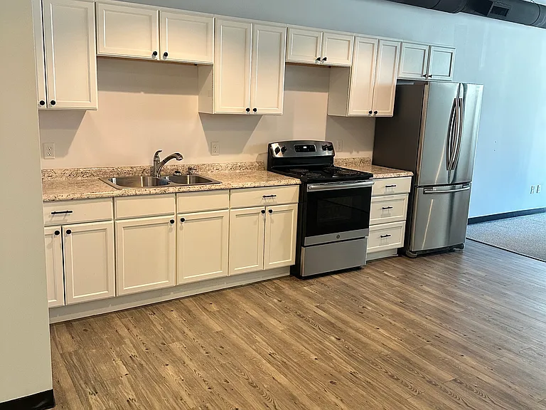 22 Park St #18 — Photo 2