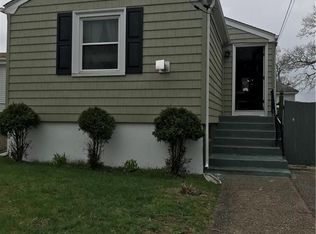 25 Pond St, Pawtucket, RI 02860