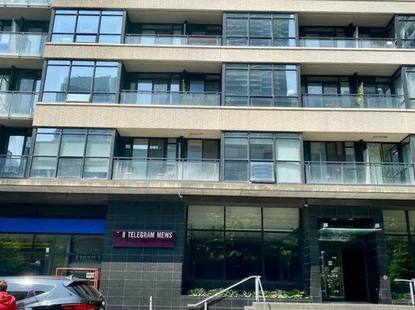 8 Telegram Mews #318, Toronto, ON M5V 3Z5