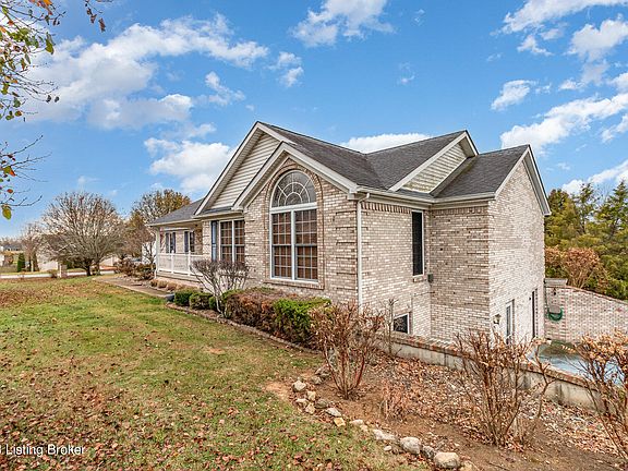 3rd image of 205 Crafton Dr