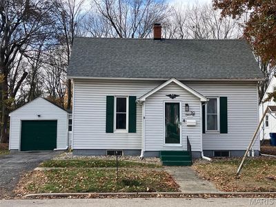 319 S Madison St, Trenton, IL, 62293