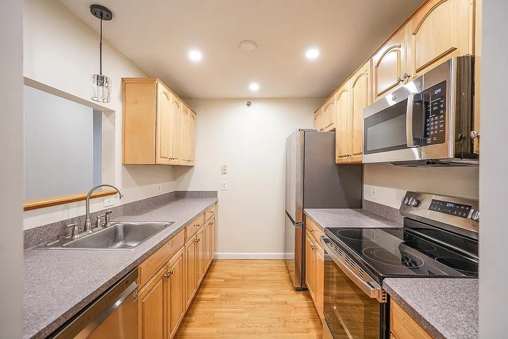 2 bed, 2.0 bath, 1036 sqft, $2,650 — Photo 3