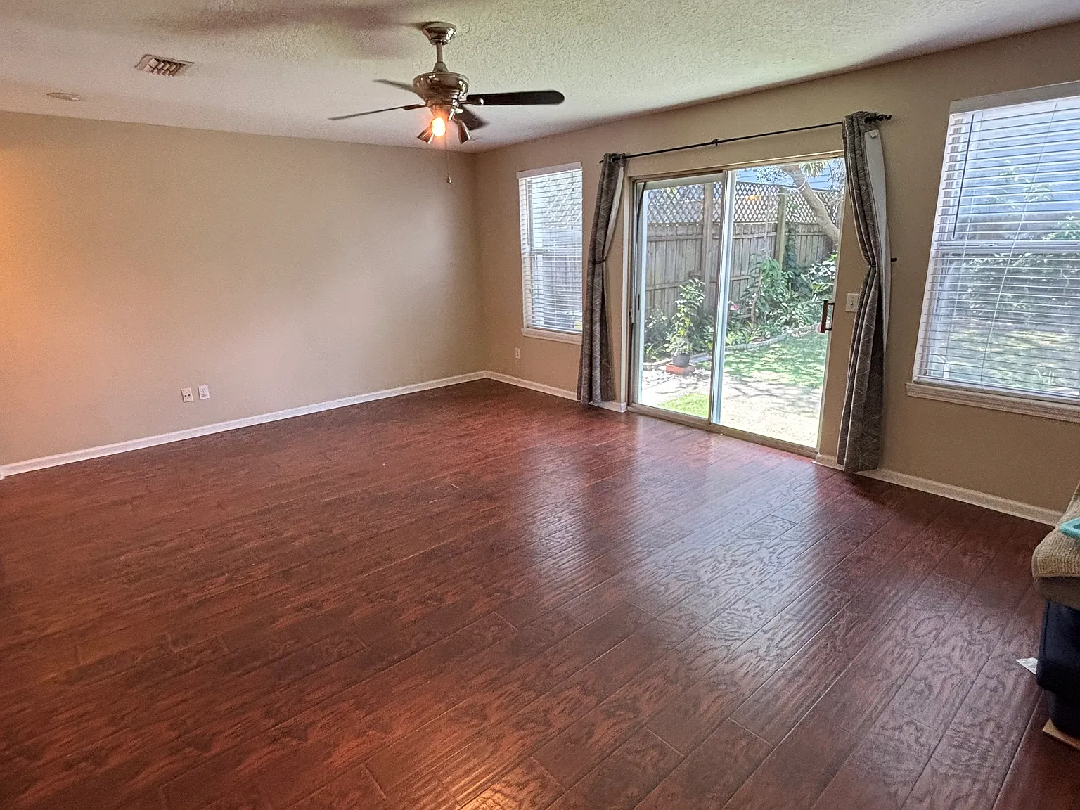 2 bed, 1.5 bath, 1464 sqft, $2,895 — Photo 4