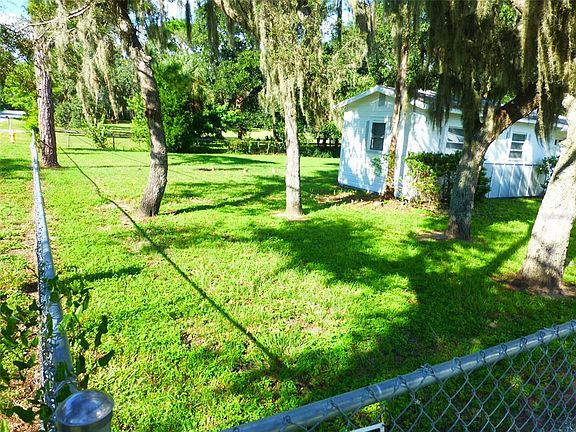 2nd image of 2007 Cemetery Rd