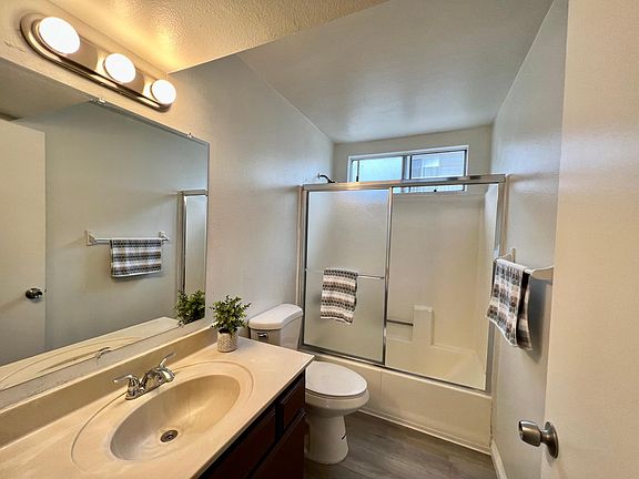 2nd image of 1819 W Commonwealth Ave #B