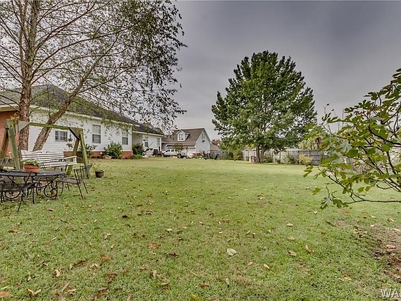 3rd image of 8669 Hillcrest Dr