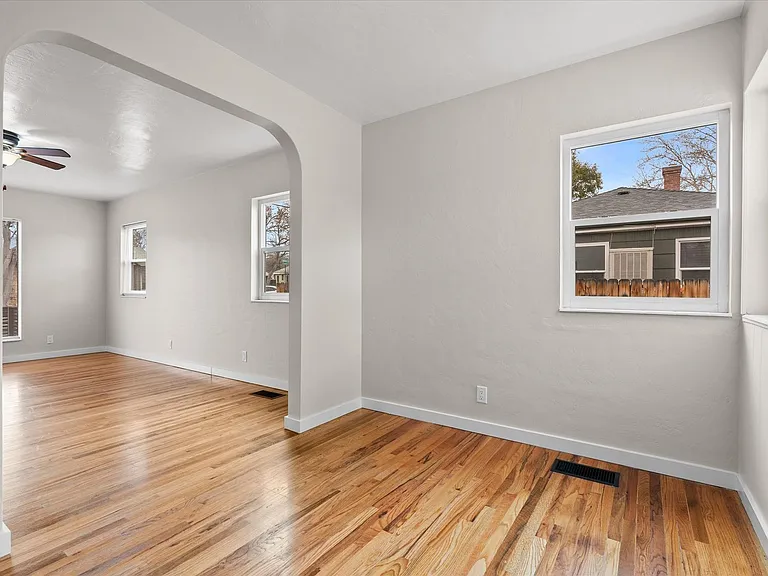 545 Modoc St — Photo 9