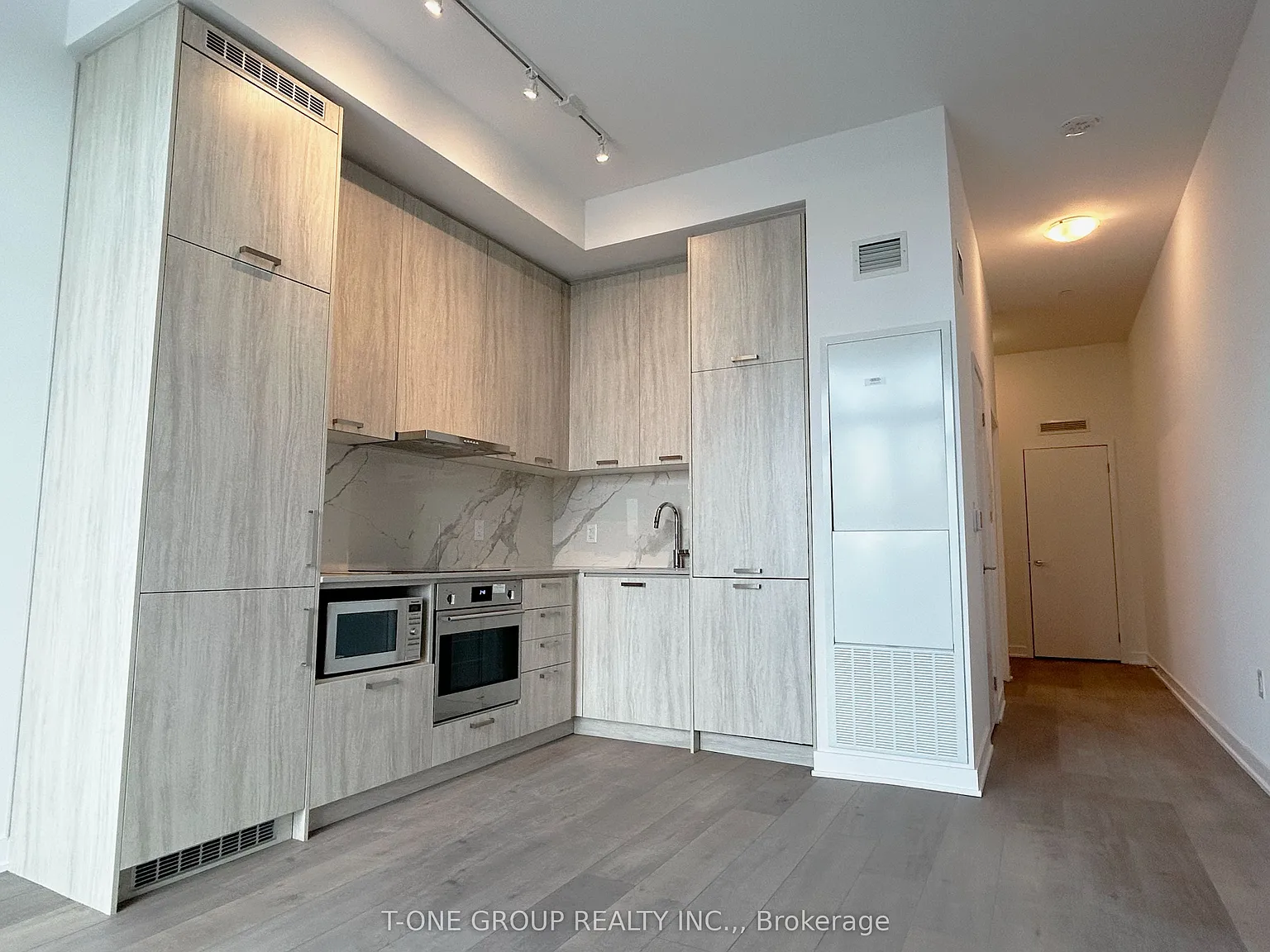 Studio, $1,725 — Photo 3