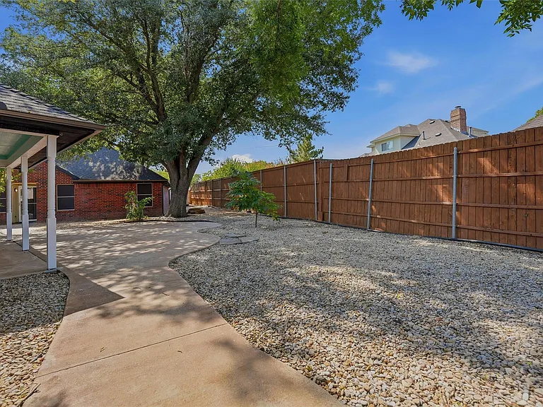 1801 Callender Hill Rd — Photo 33