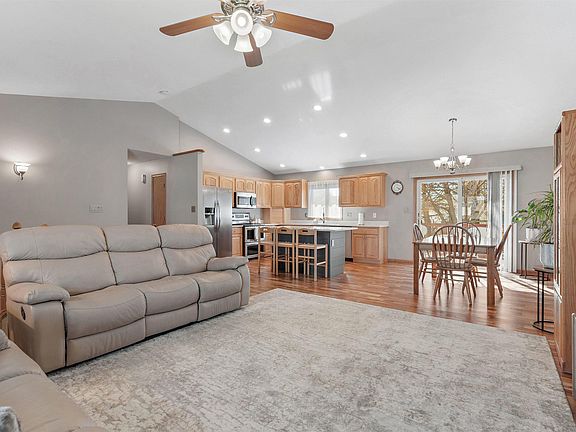 3rd image of 5319 Carey Dr
