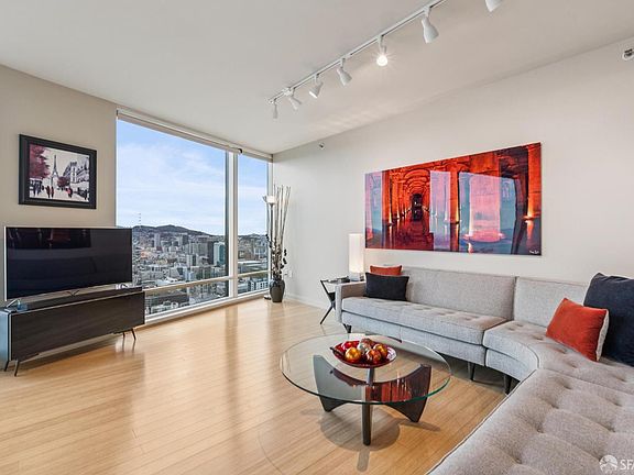 5th image of 425 1st St Unit 4103