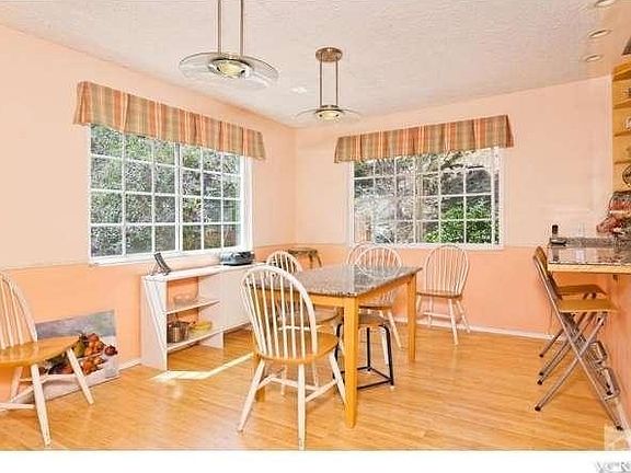 5th image of 1191 Sunnycrest Ave