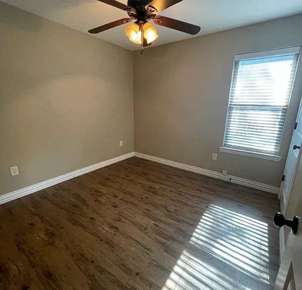 408 W Johnson St — Photo 8