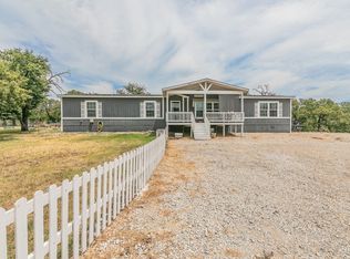 128 Deerskin Ln, Springtown, TX 76082