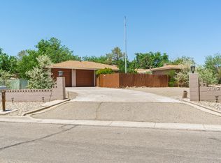 3711 35th Cir SE, Rio rancho, NM 87124