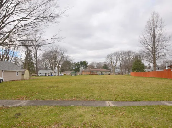 314 N Benton St, Winnebago, IL 61088