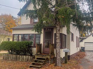 731 Phillips St, South Haven, MI 49090
