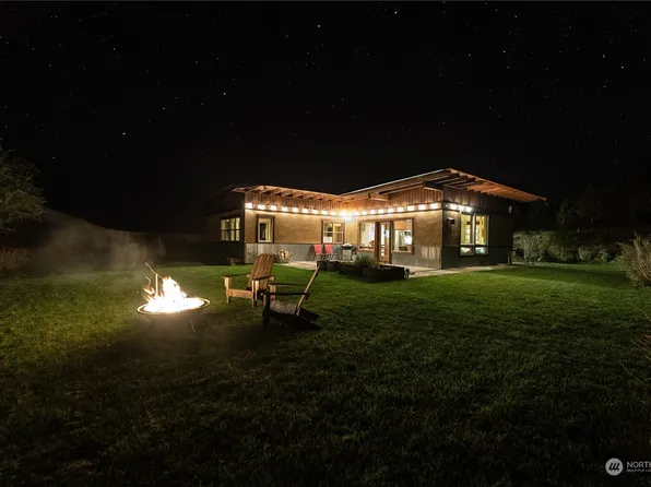 13 Shooting Star Rd, Winthrop, WA 98862