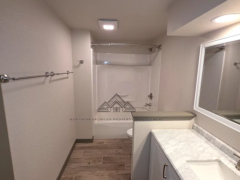 418 SW 4th St — Photo 12