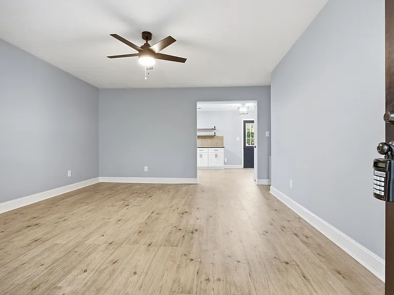 1022 Hillcrest Ave #1 — Photo 4