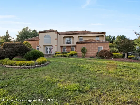 16 Regency Way, Manalapan, NJ 07726