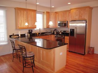 9533 Shields Ave, La Grange, IL 60513