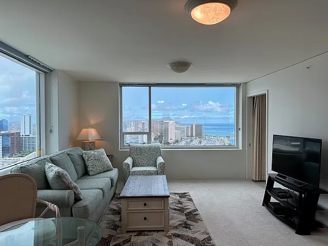 2 bed, 1000 sqft, $4,000 — Photo 2
