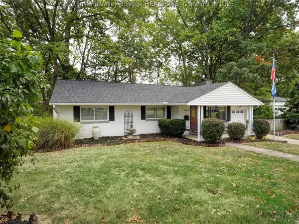 1203 Summit Ct, Saint Albans, WV 25177