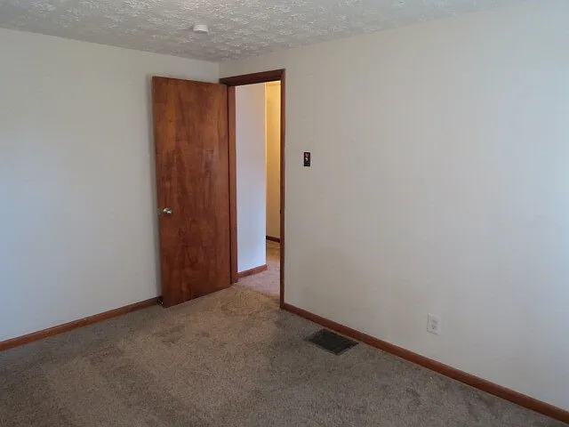 186 College St — Photo 9