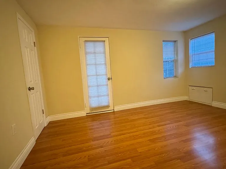 7610 Miller Ave — Photo 12