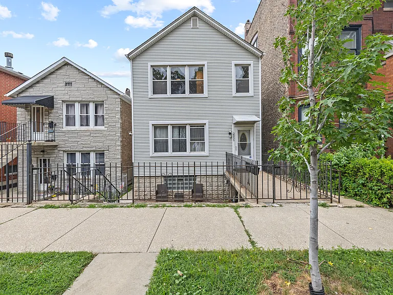 2856 S Throop St #2 — Photo 2
