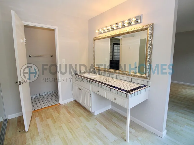 11 Glen Dr — Photo 31