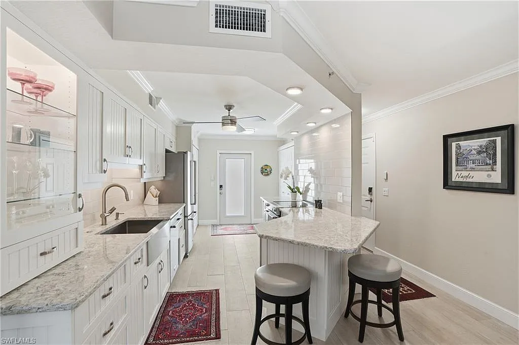 Building Photo - 4945 Cougar Ct #4