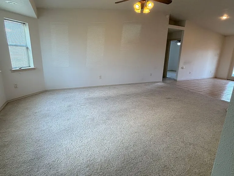 2353 Sierra Vista Ct — Photo 2
