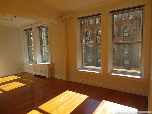 Rented by Bond New York | media 23