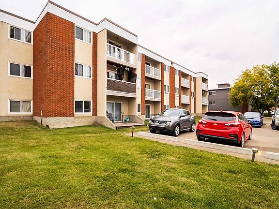 5th image of 10615 156th St NW #202